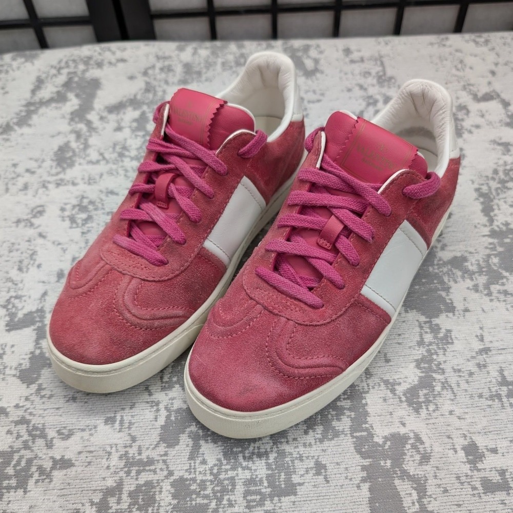Valentino Garavani Fly Crew Suede Low Top Studded Sneakers Women Size 37‎